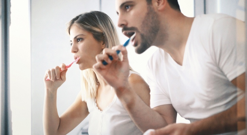 Peut-on trop se brosser les dents ? | Clinique dentaire Sana Oris | Paris 8