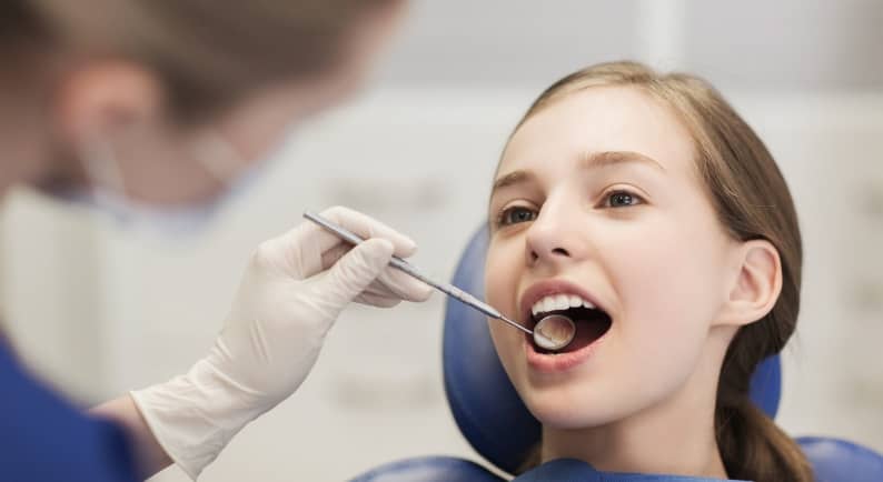 A partir de quand surveiller la dentition de son enfant ? | Clinique dentaire Sana Oris | Paris 8